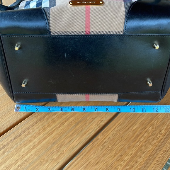 Burberry Haymarket Check tote with leather bottom and dust bag - Picture 12 of 17